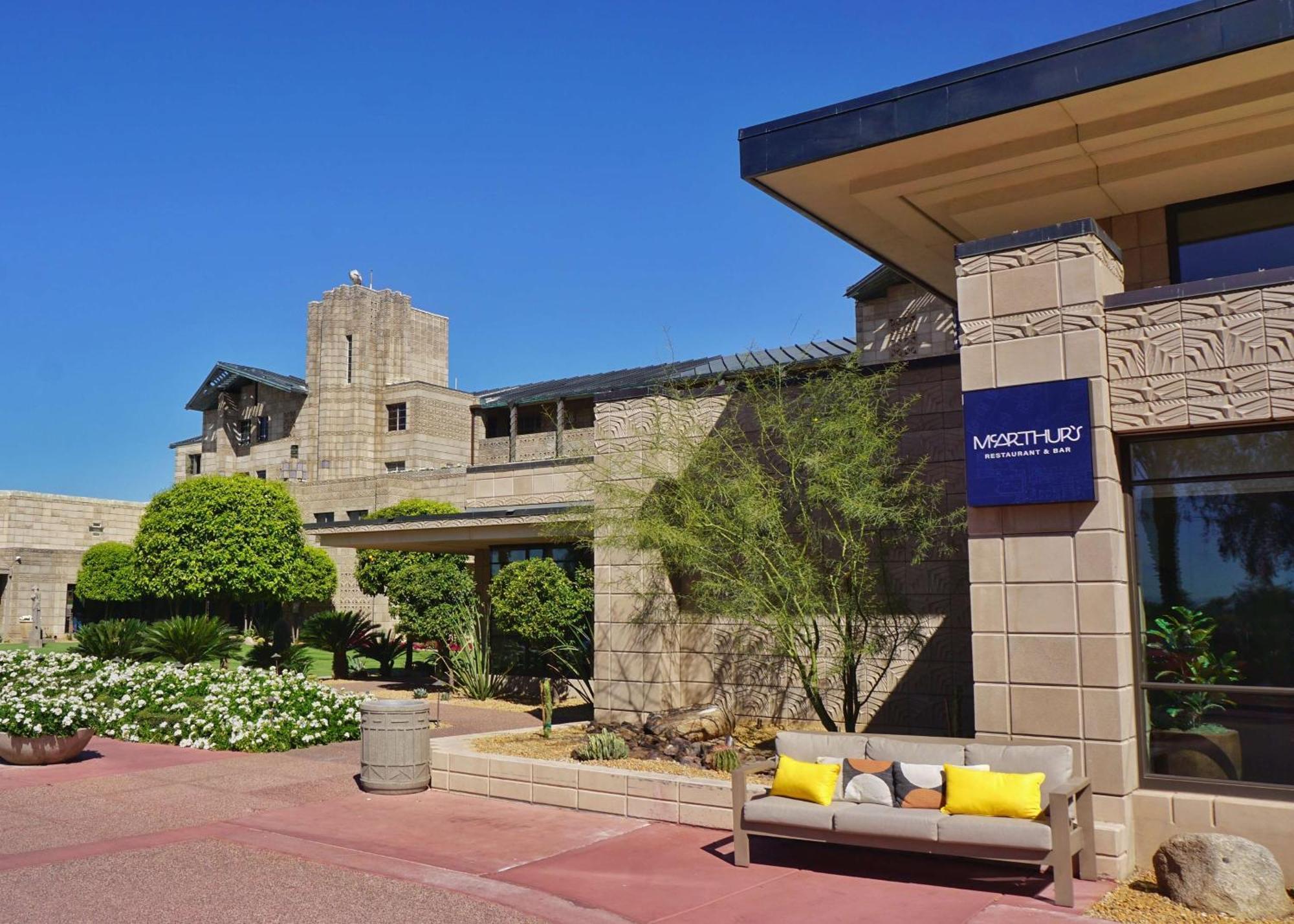 Resort Arizona Biltmore, Lxr &