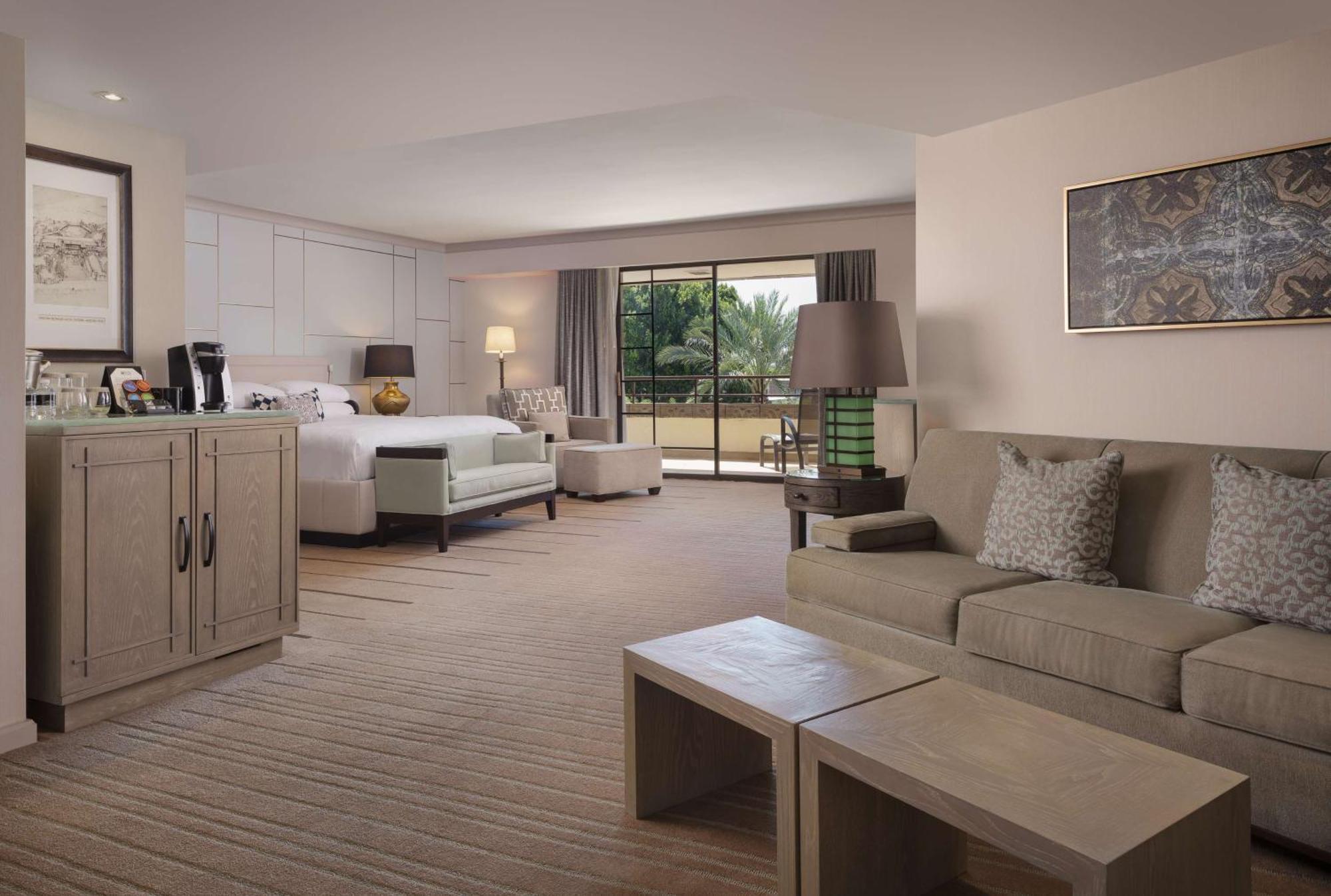Resort Arizona Biltmore, Lxr &
