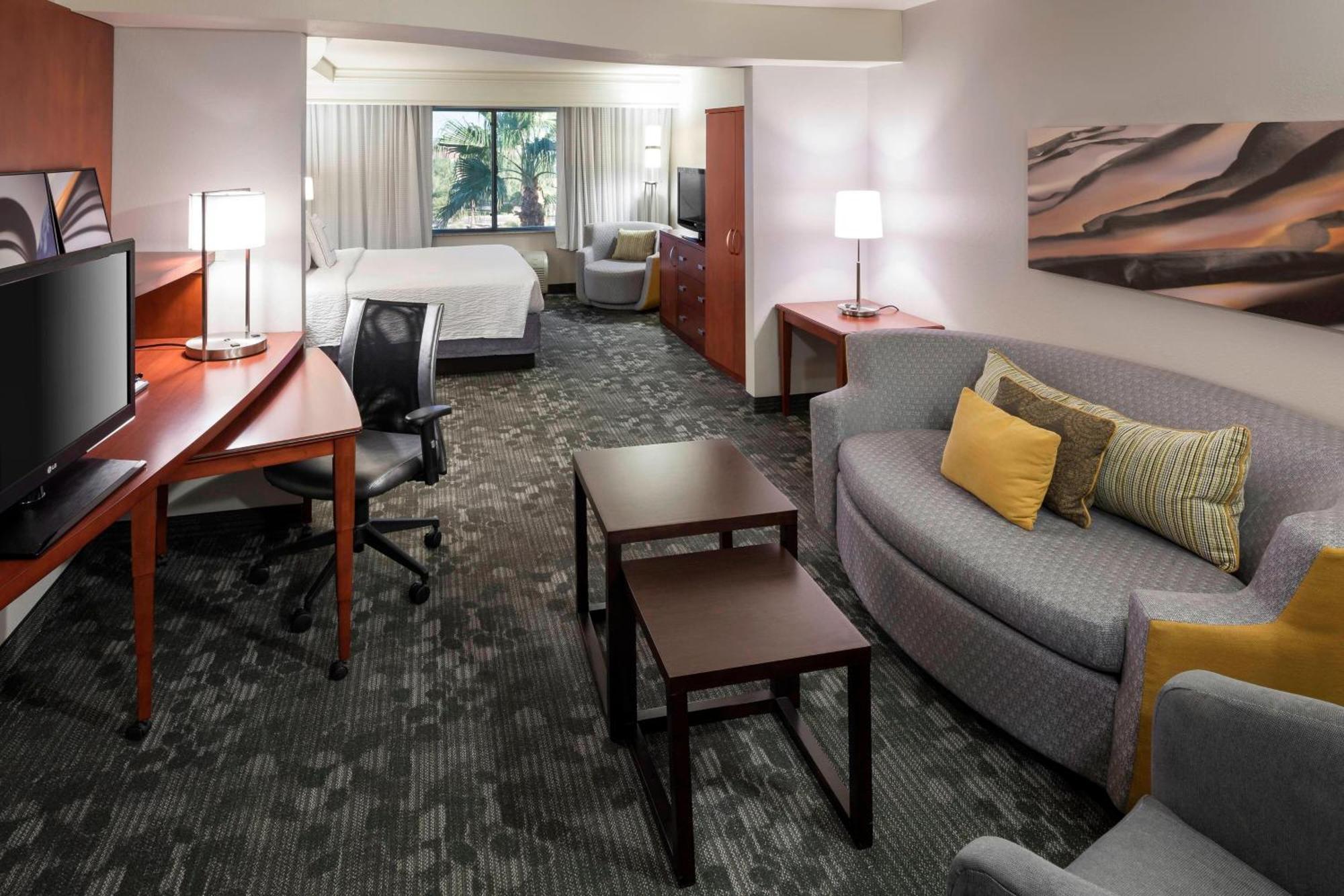 Courtyard By Marriott West/avondale