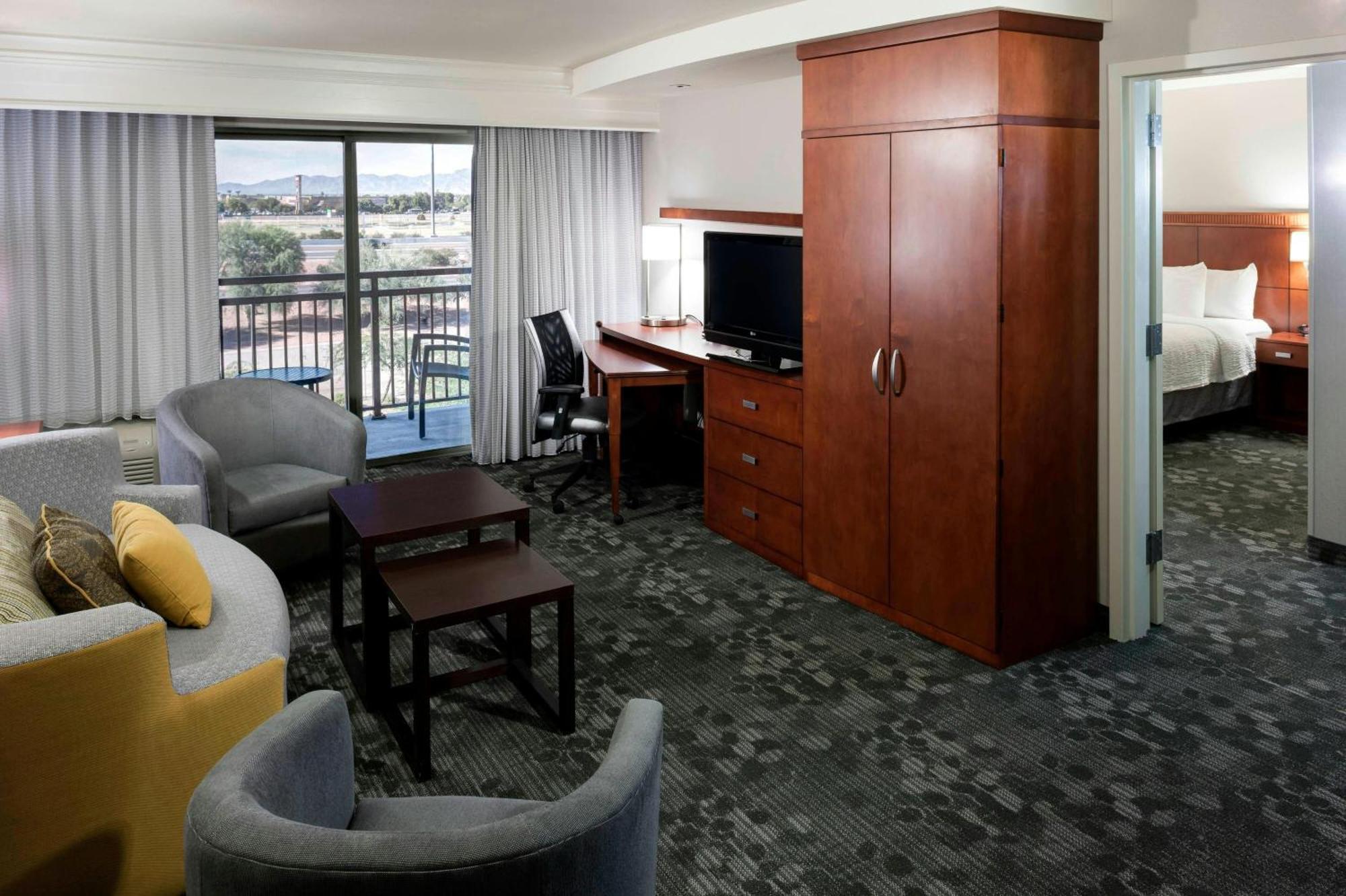 Courtyard By Marriott West/avondale