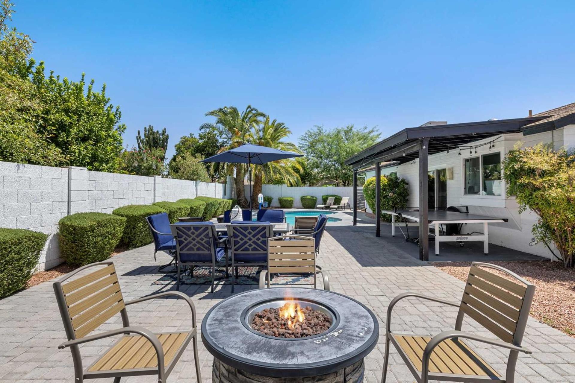 Spring Song - Location Style Pool Firepit Bbq