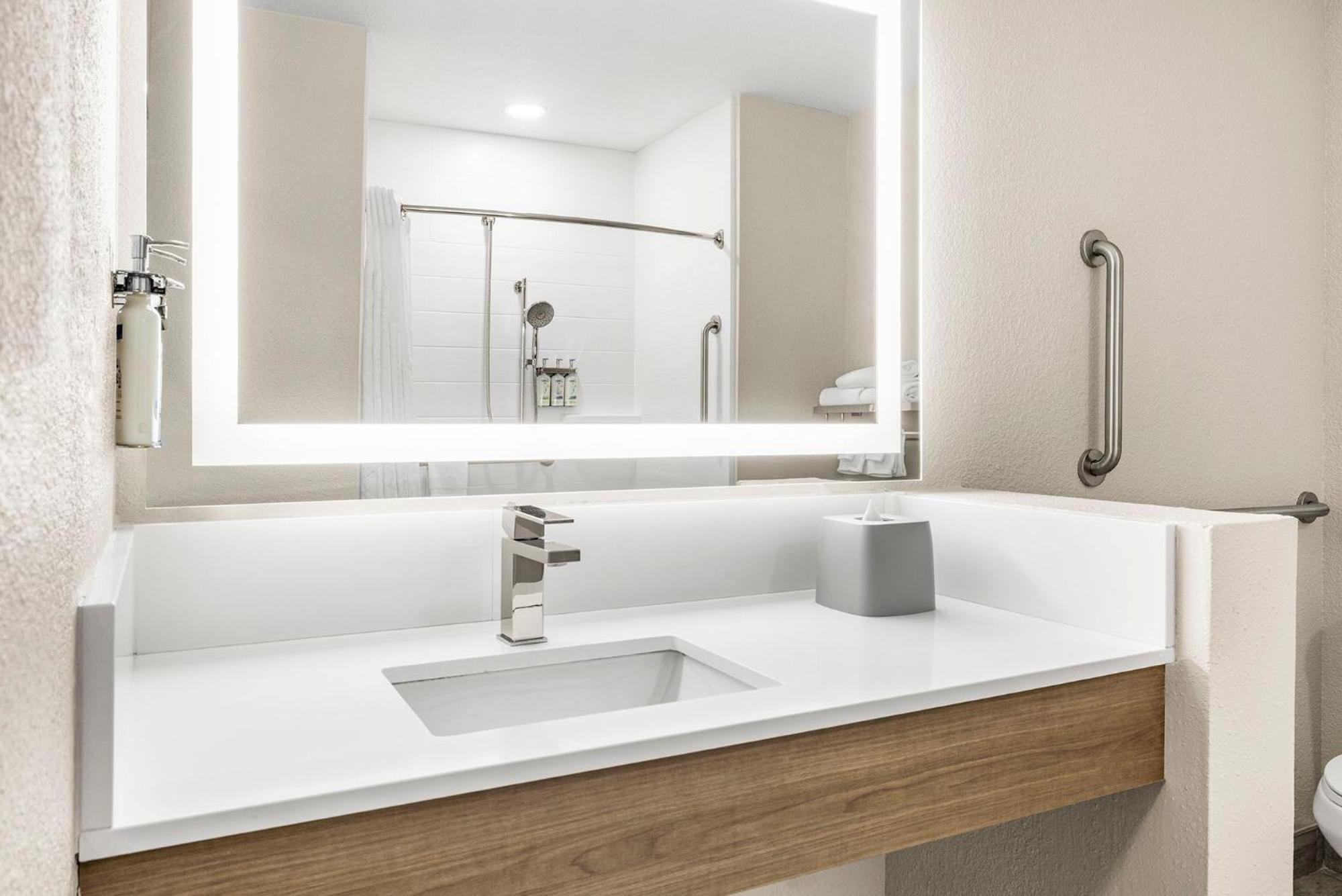 Express & - West - Tolleson By Ihg Hotel