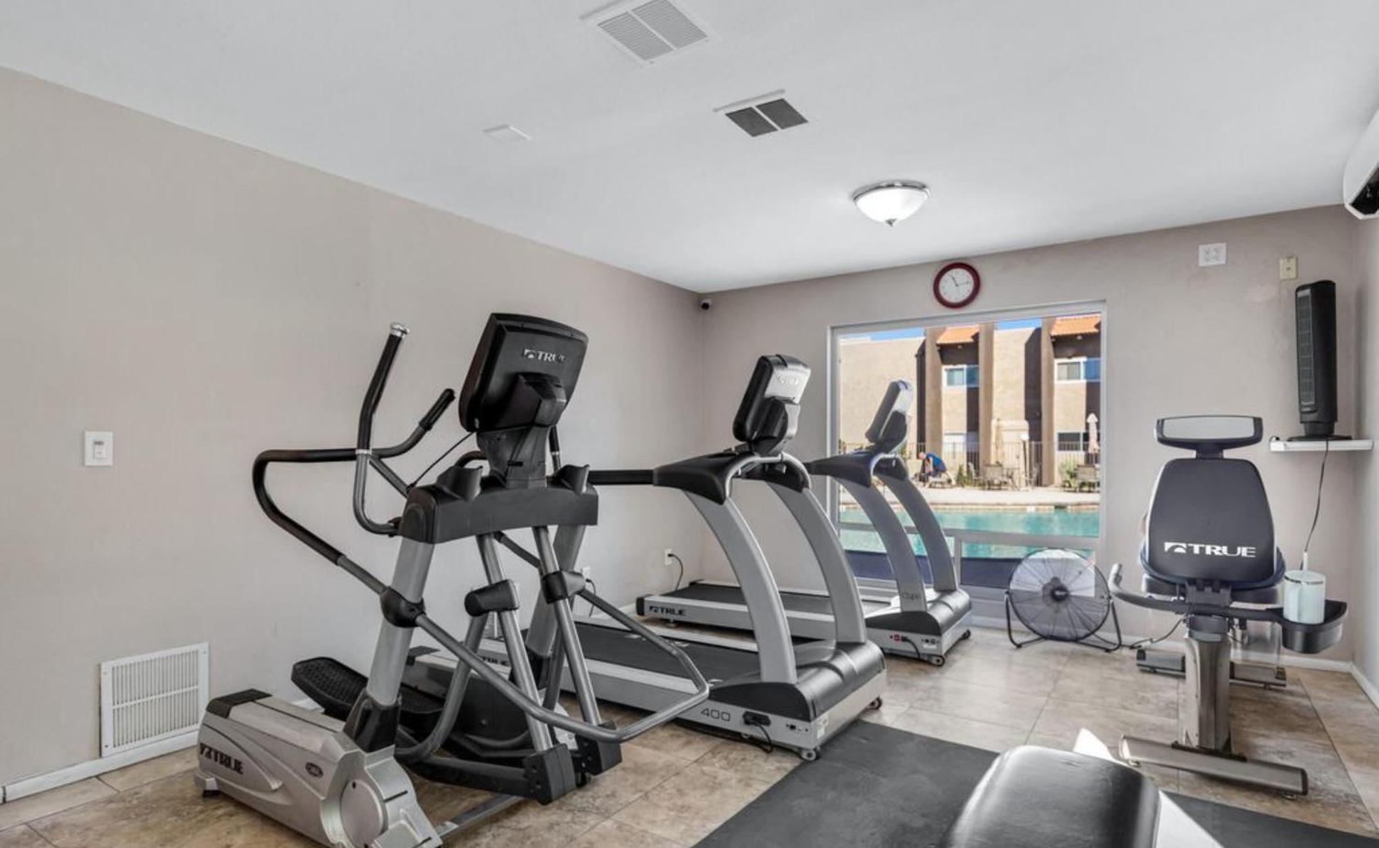 Sw Arizona Decorated 1 Bedroom Pool/hot Tub Apartment *