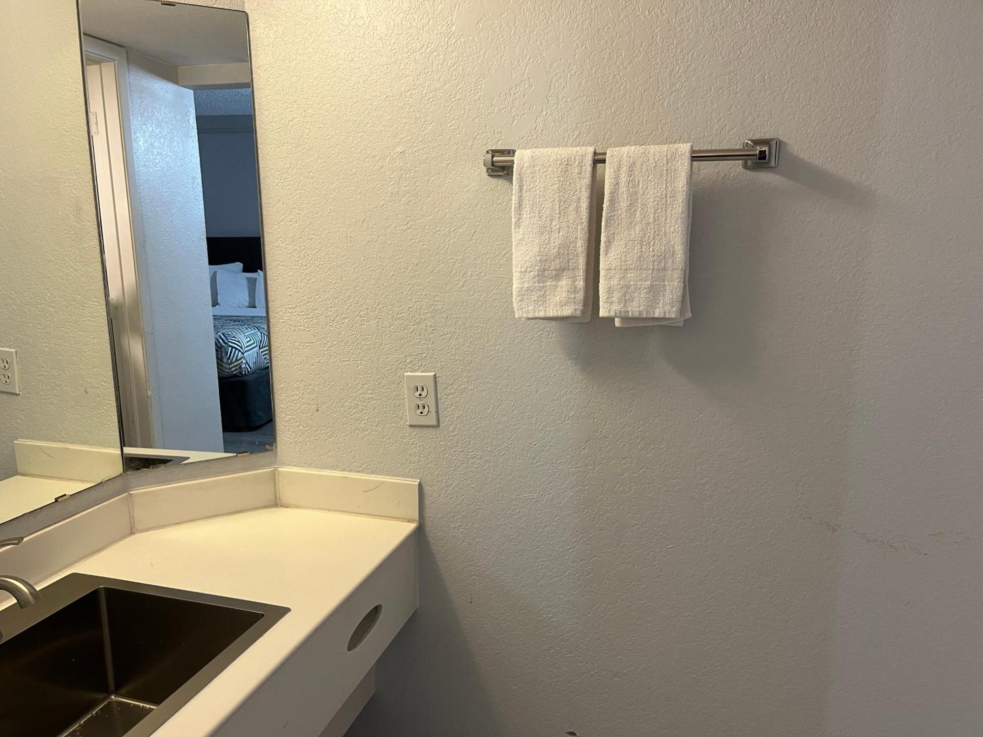 6 Phoenix, Az Midtown Hotel 2*