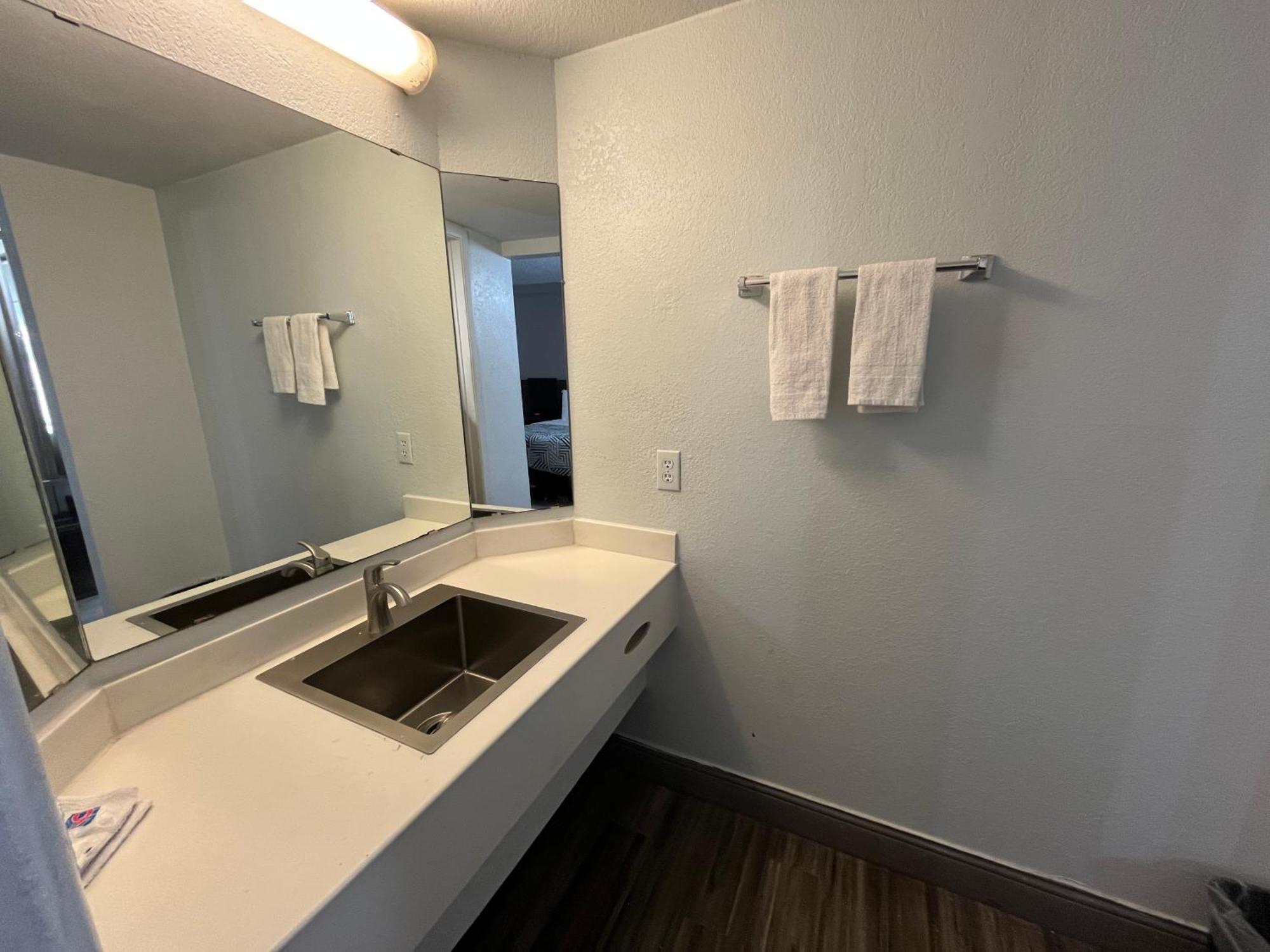 6 Phoenix, Az Midtown Hotel