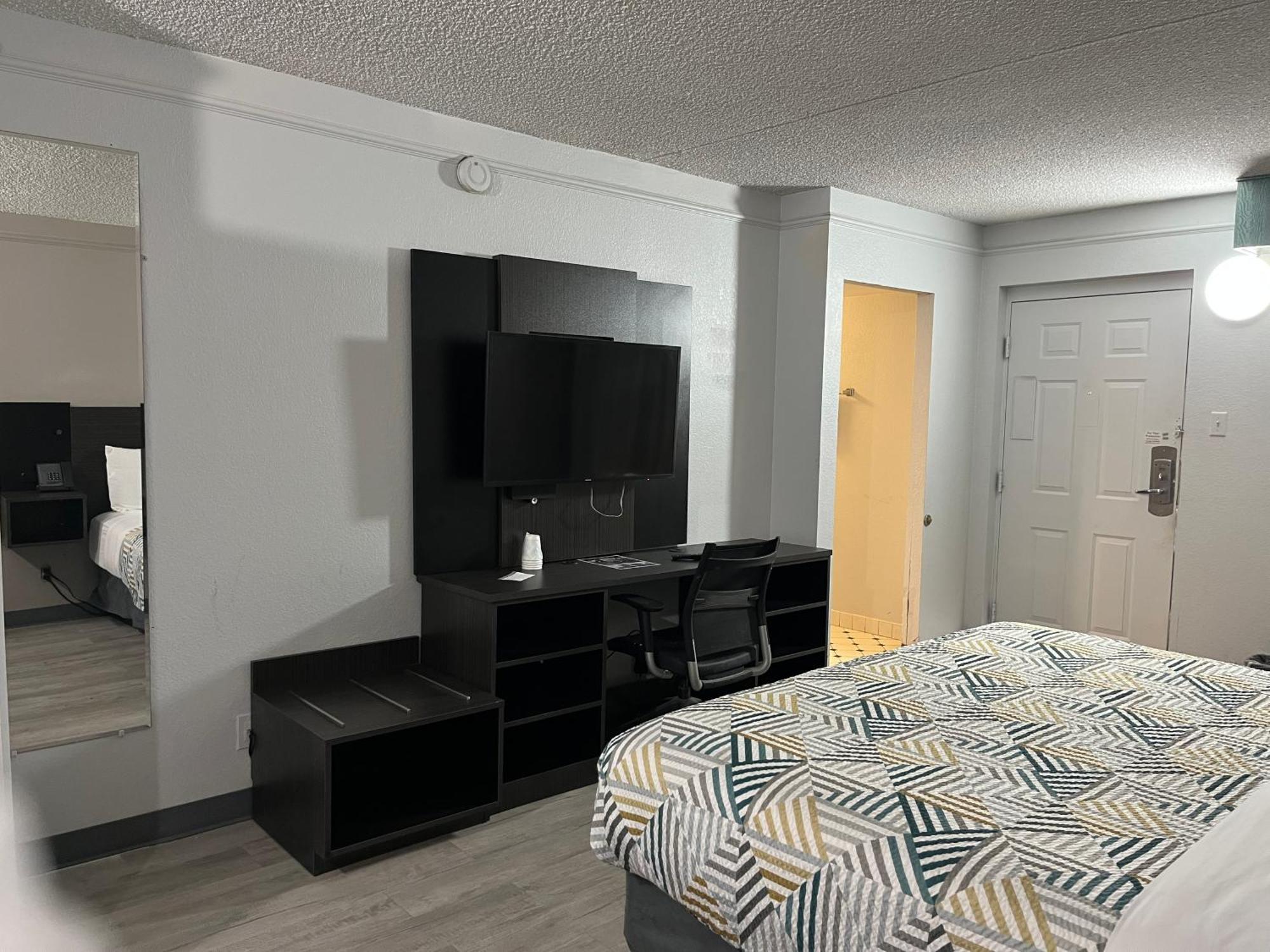 Hotel 6 Phoenix, Az Midtown 2*
