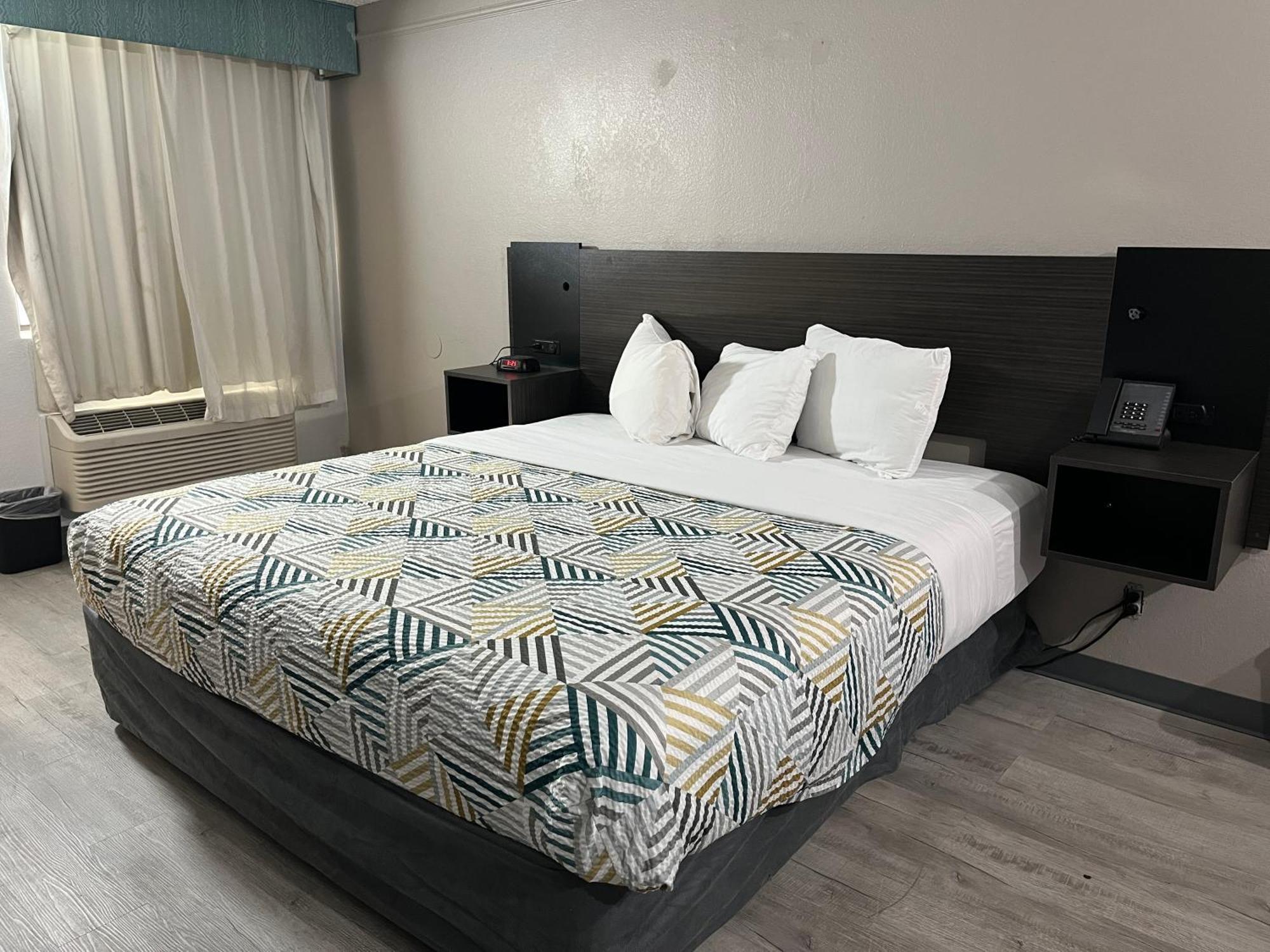 Hotel 6 Phoenix, Az Midtown