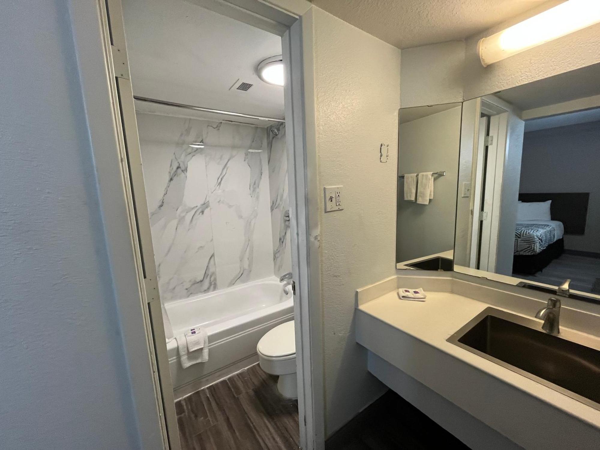 6 Phoenix, Az Midtown Hotel 2*