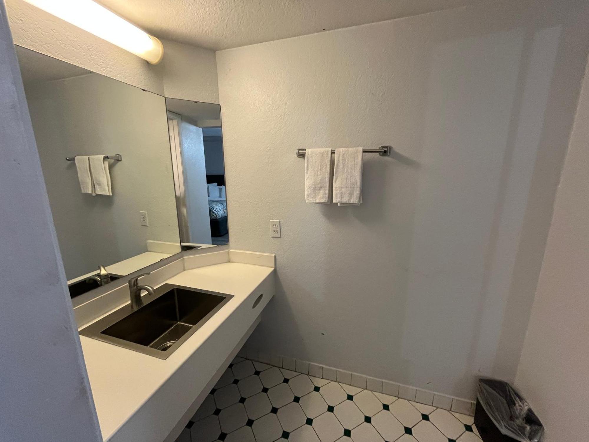 Hotel 6 Phoenix, Az Midtown 2*