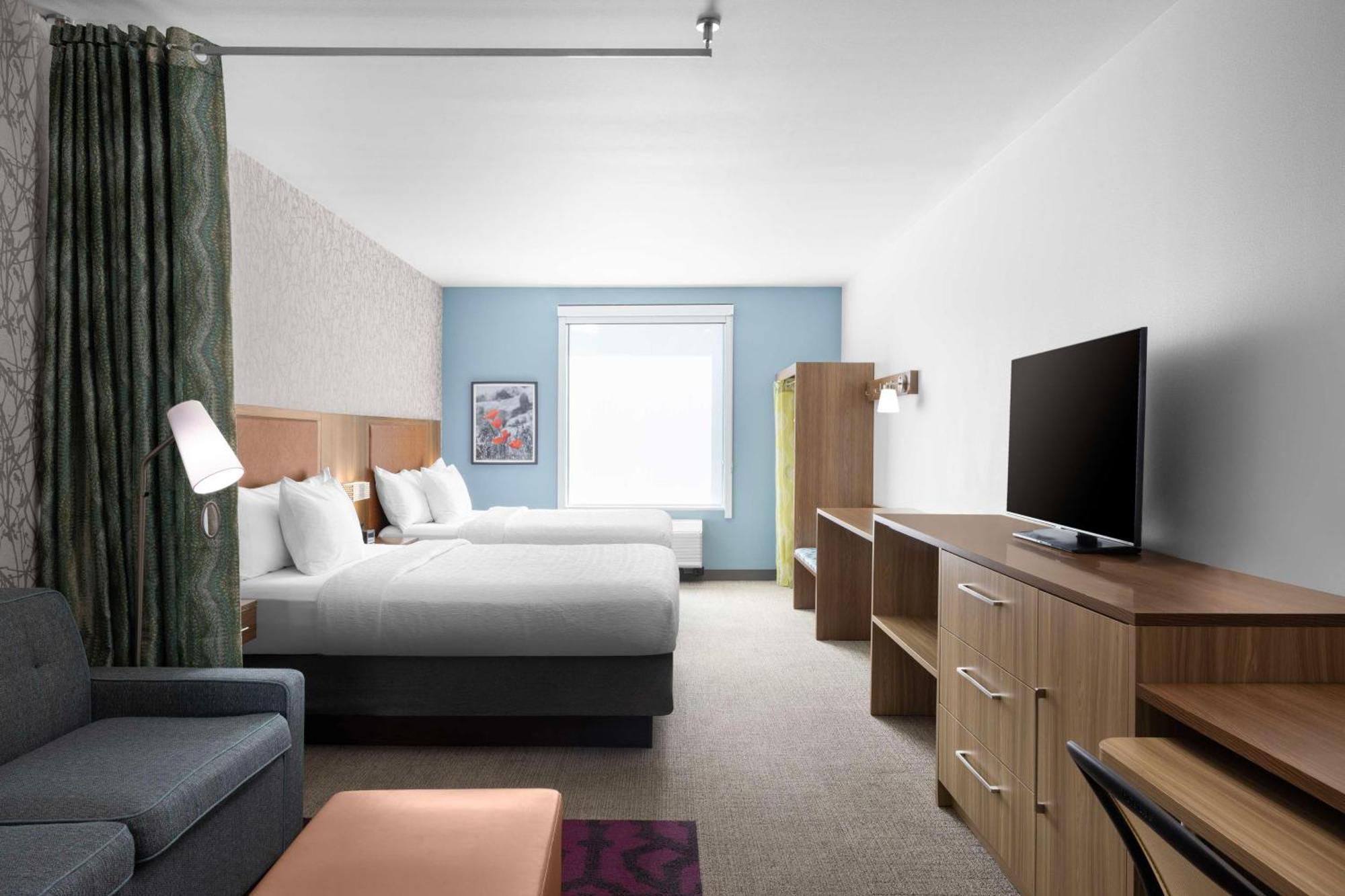 Home2 By Hilton Downtown 3*