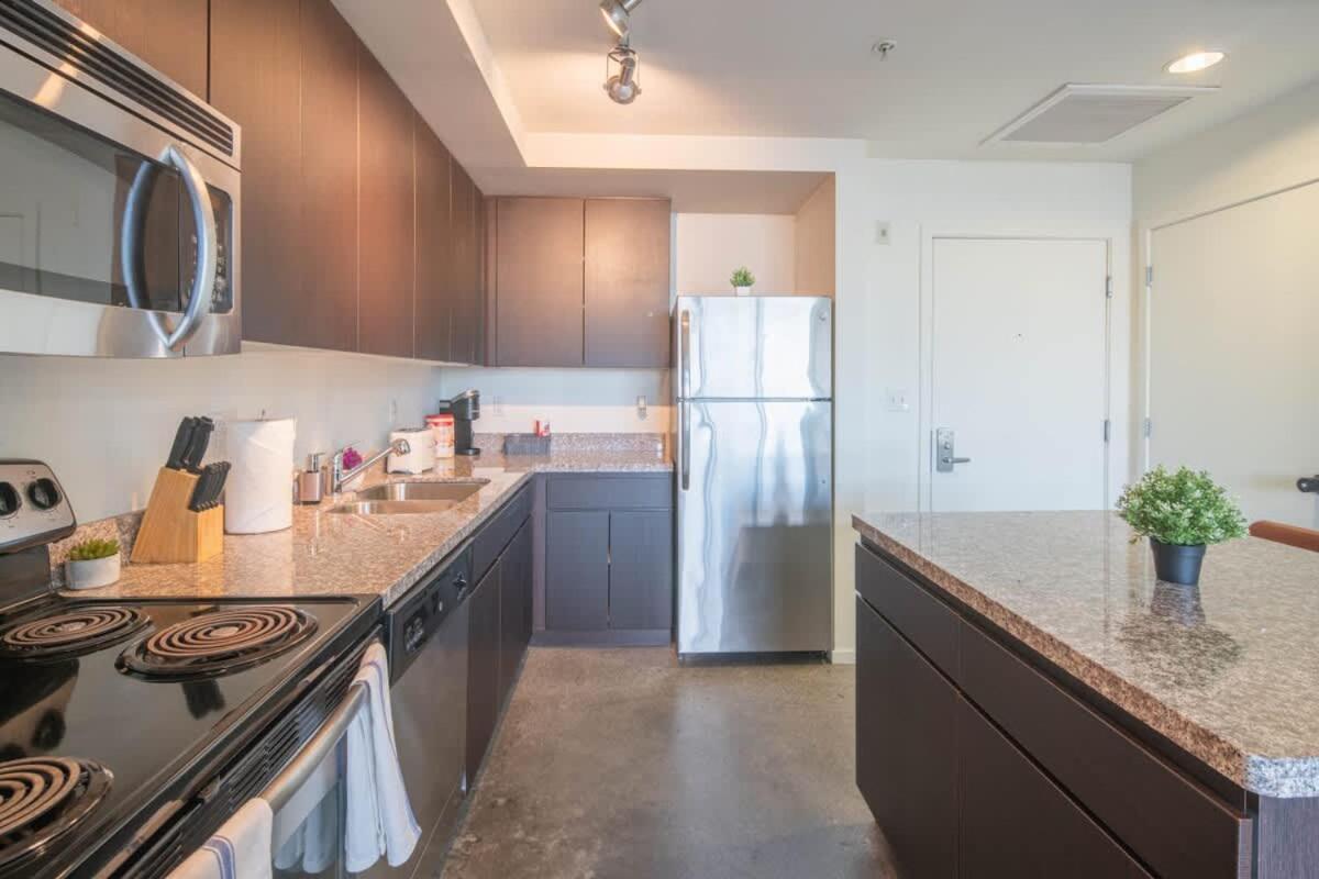 Unique 1bd -central Downtown - Gym, Pool, Parking Apartamento *