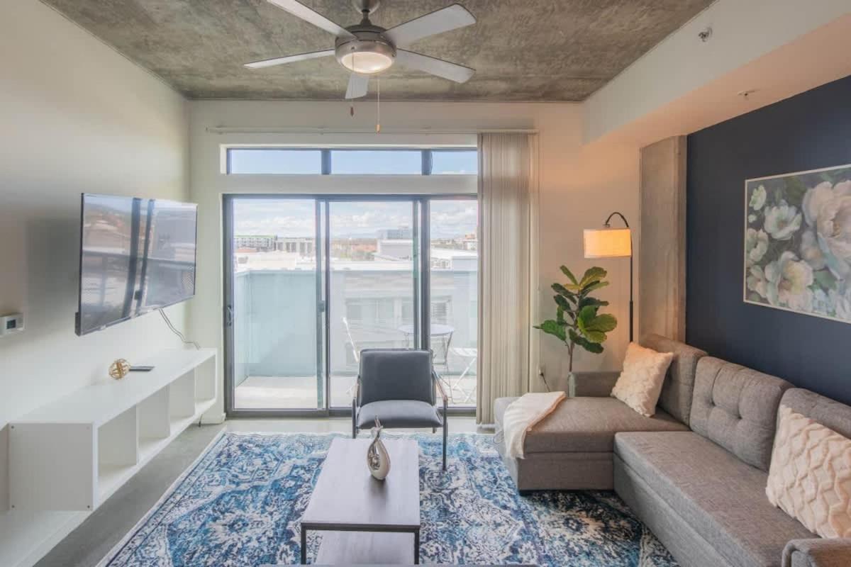 Unique 1bd -central Downtown - Gym, Pool, Parking Apartamento