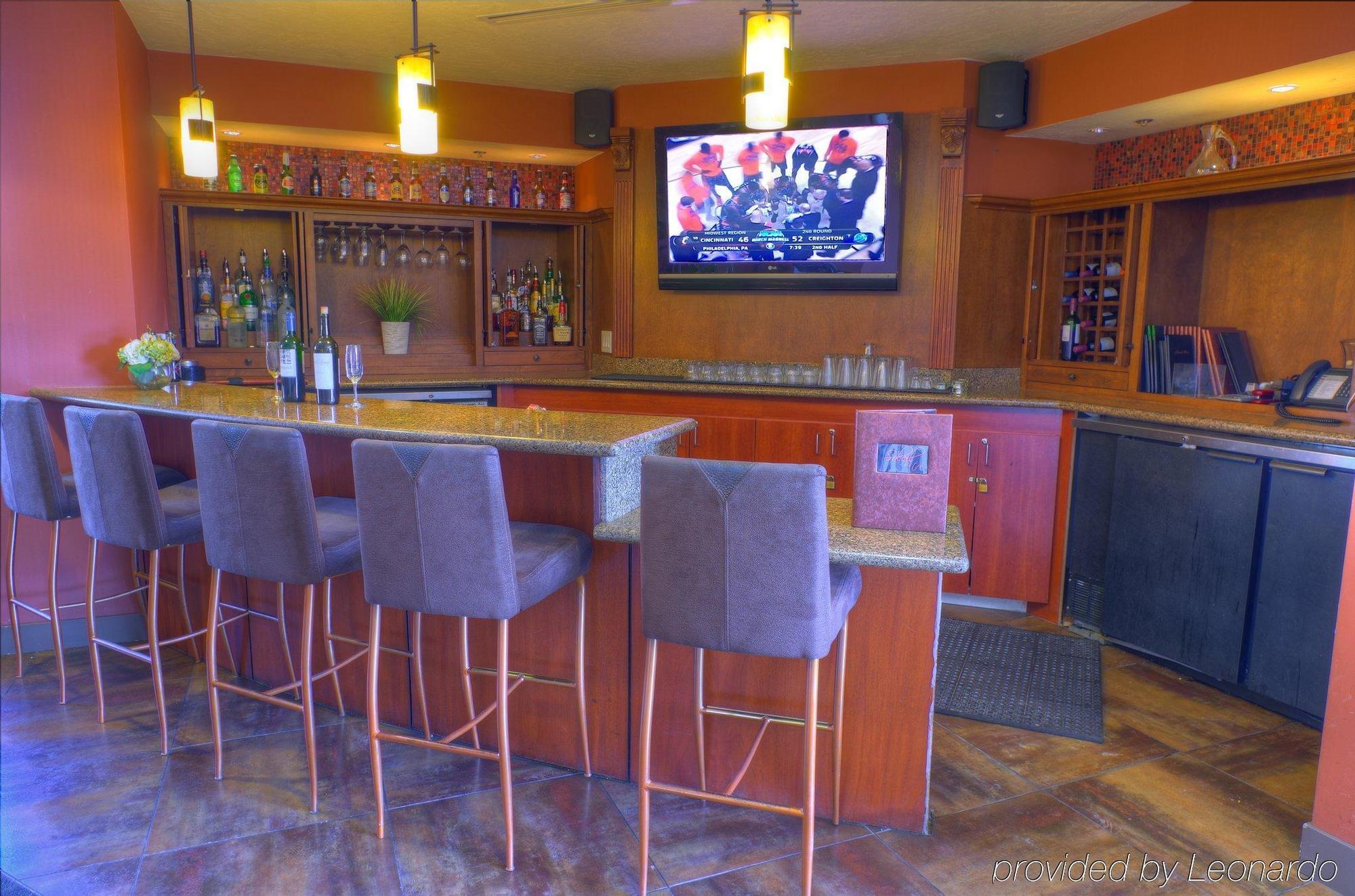 Express & - Midtown, An Ihg Hotel 3*