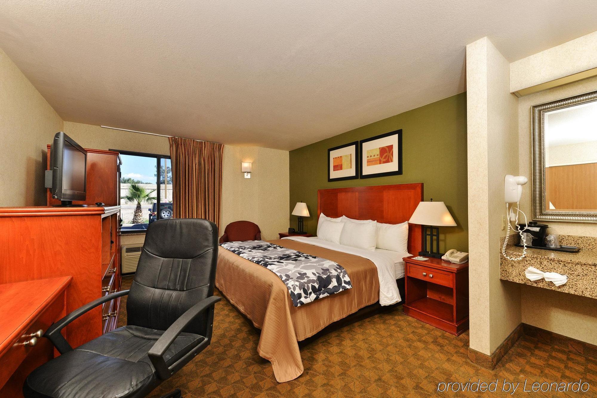 Hotel Sleep Airport 2*