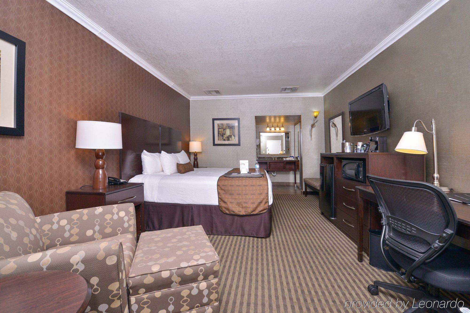 Hotel Western Innsuites & 3*