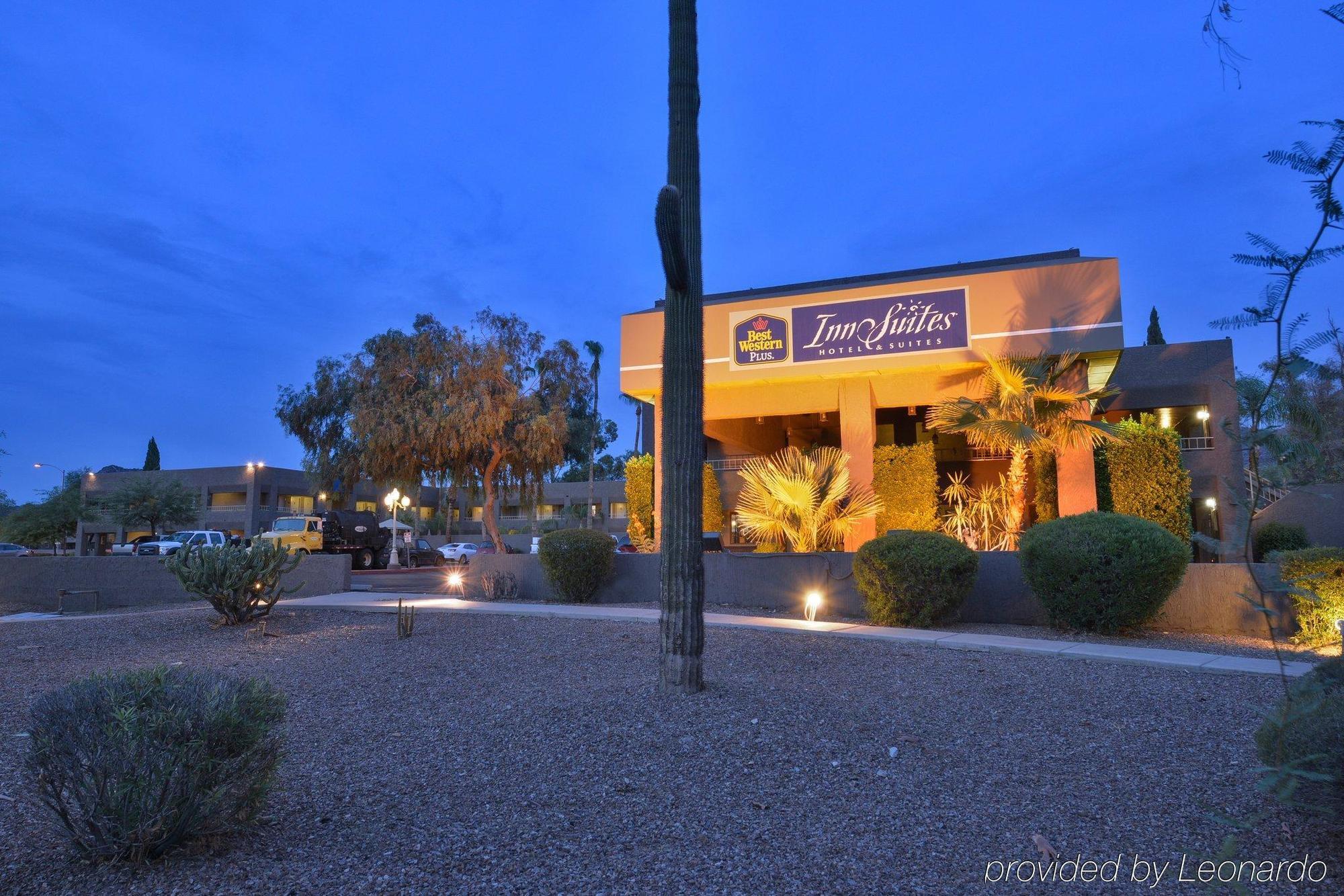 Western Innsuites & Hotel 3*
