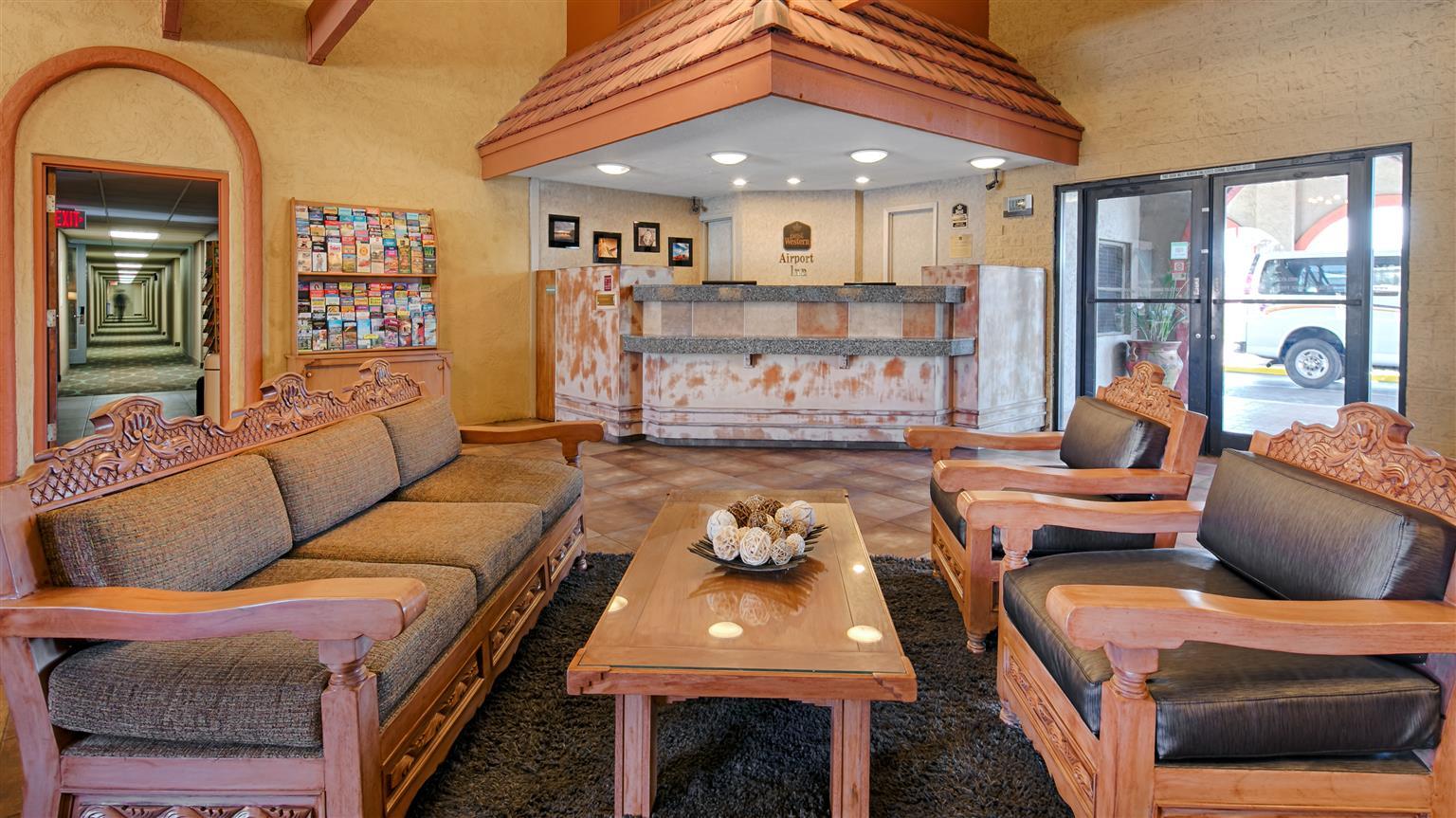Inn Western Airport
