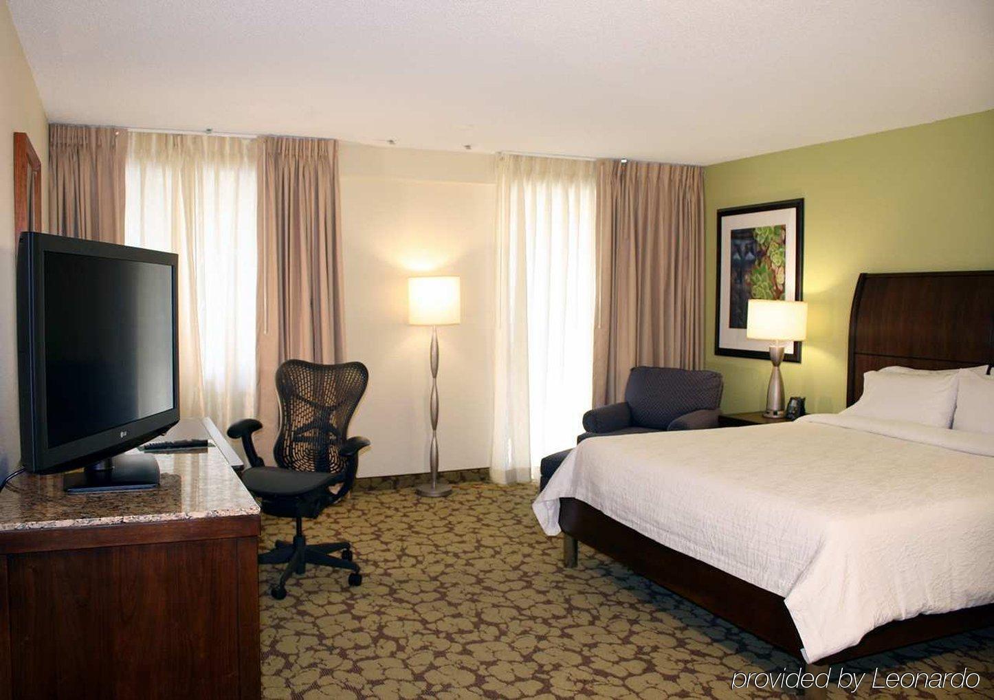 Hilton Garden Midtown 3*