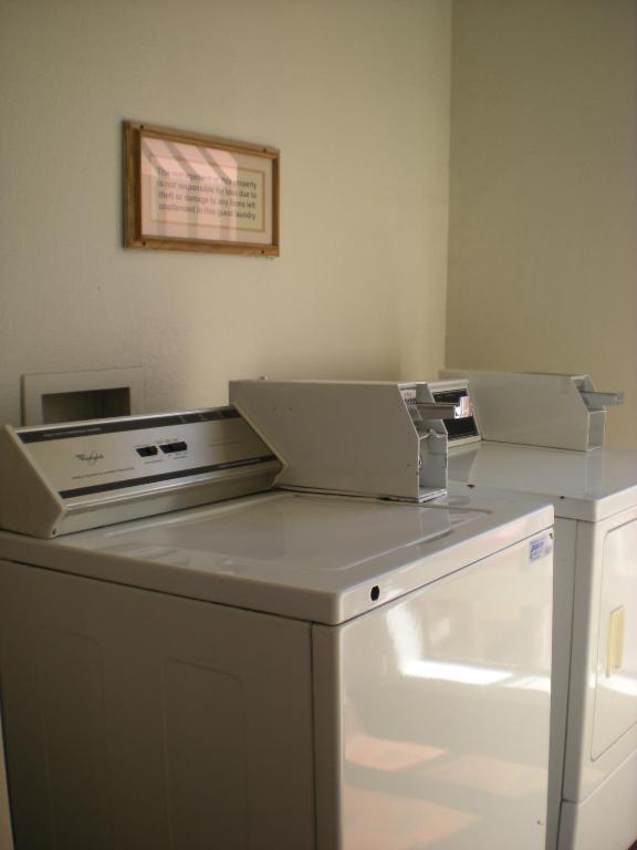 Motel Travelers -