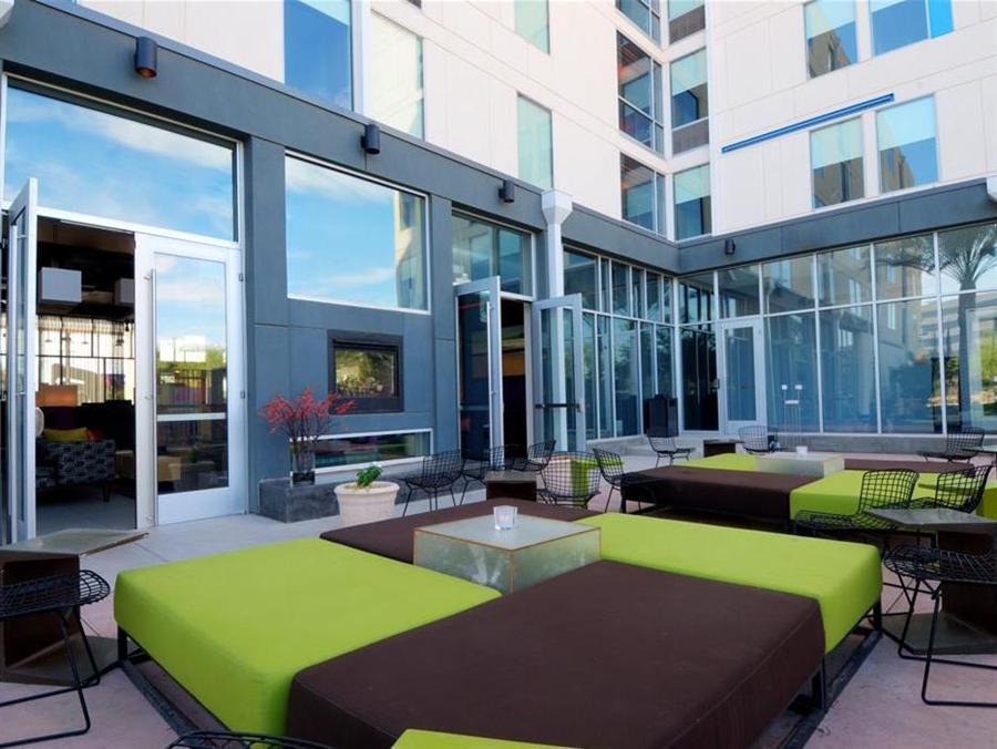 Hotel Aloft Airport 3*