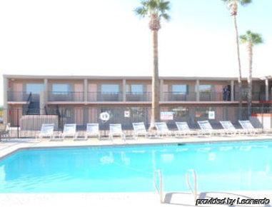 Rodeway North I-17 Hotel 2*