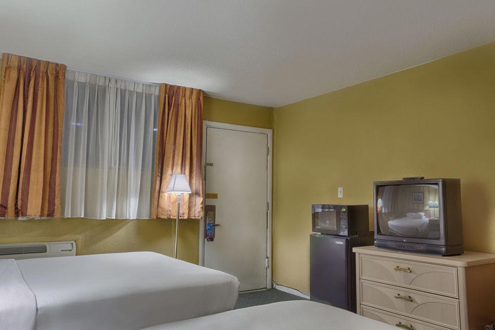 Center Downtown Motel 2*