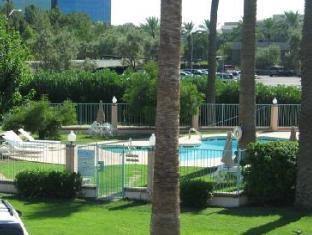 Howard Johnson By Wyndham Airport/downtown Area 2*