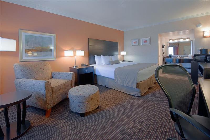 Hotel Western Innsuites & 3*
