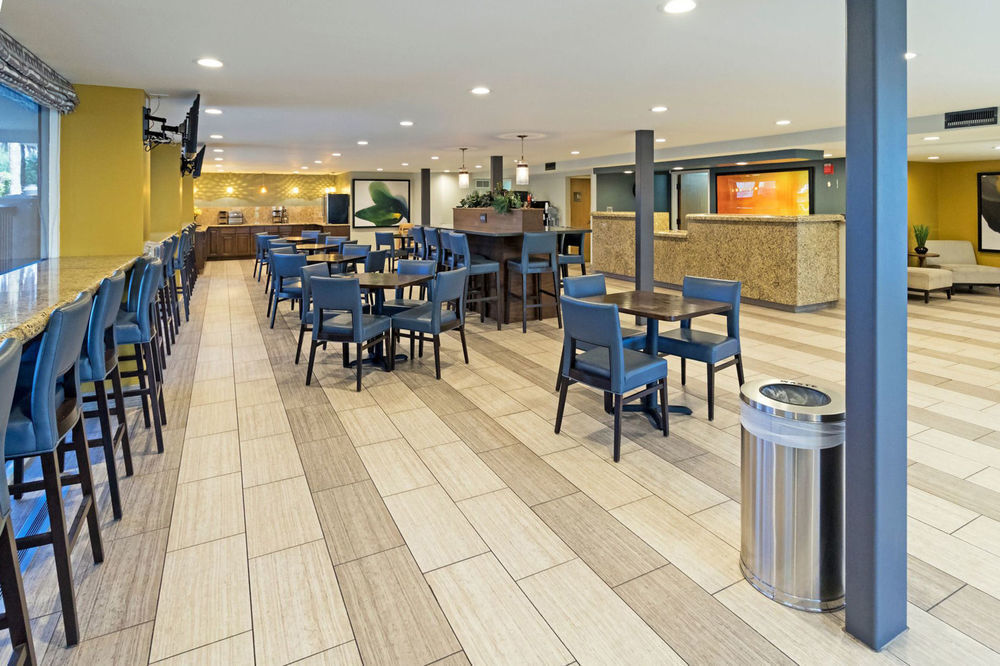 Quality North I-17 Hotel 3*