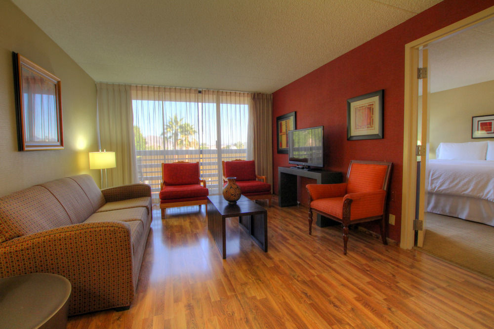 Hotel Four Points By Sheraton North 3*