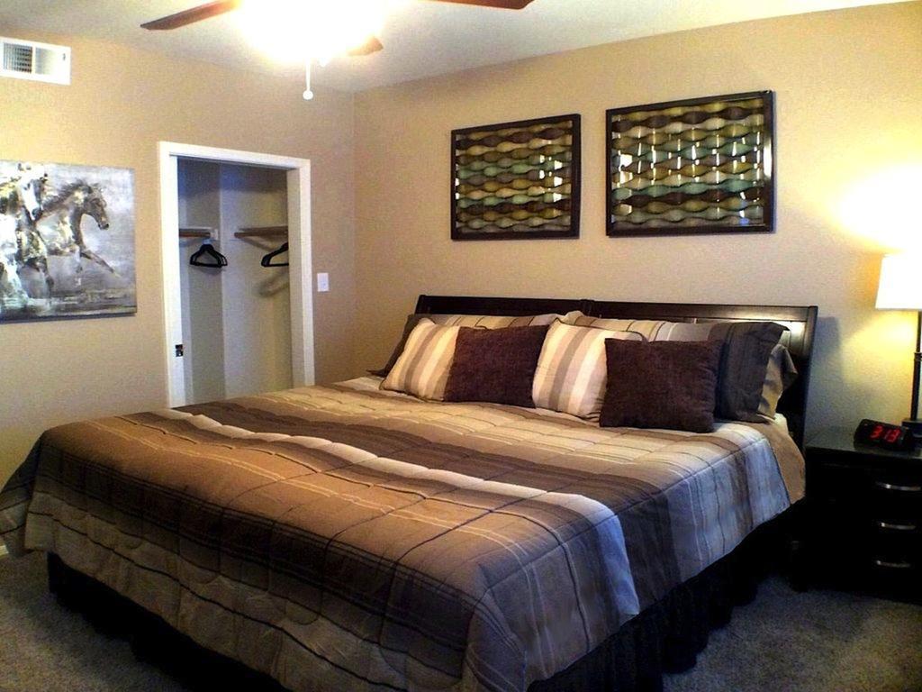 Casa de férias Poolside To 1 Of 3 Pool-spa Complexes, Heated & Open 24/7/365! Phoenix