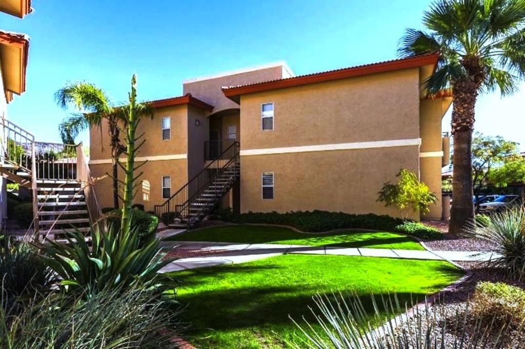 Casa de férias Poolside To 1 Of 3 Pool-spa Complexes, Heated & Open 24/7/365! Phoenix
