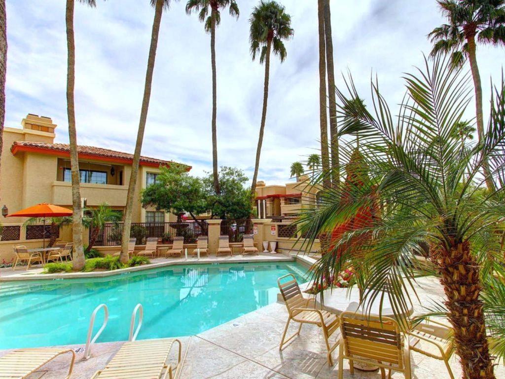 Casa de férias Poolside To 1 Of 3 Pool-spa Complexes, Heated & Open 24/7/365!