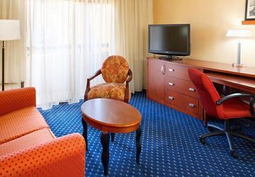 Hotel Courtyard By Marriott North