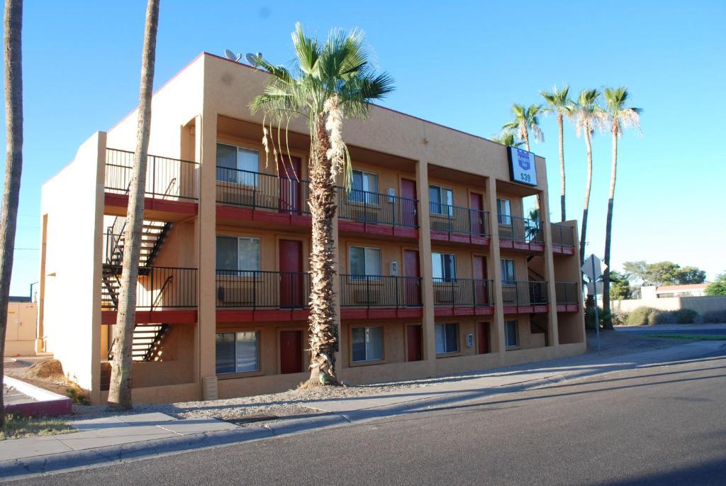 Knights - Hotel Phoenix