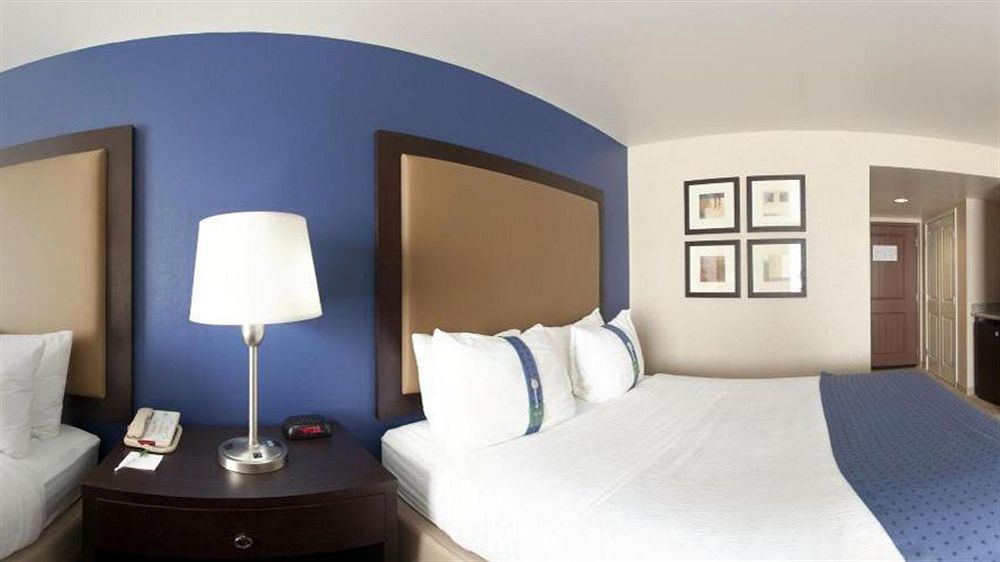 Holiday & Airport By Ihg 3*