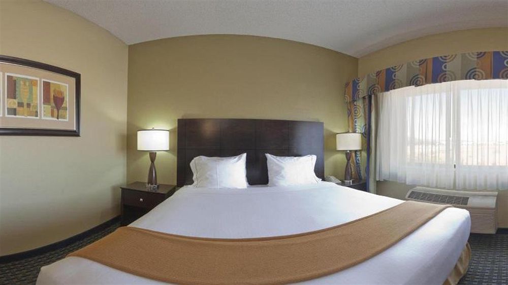 Express & Phoenix/chandler 3*