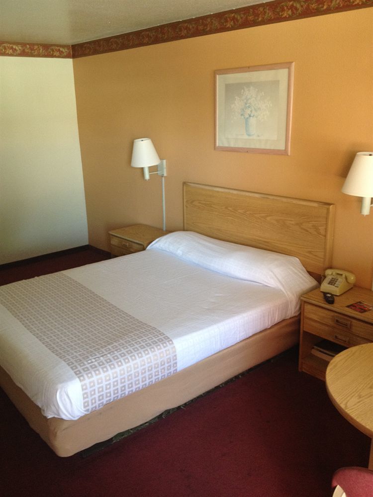 Motel Travelers - Phoenix