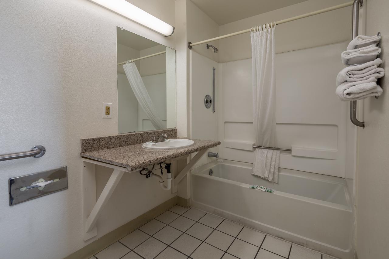Motel Travelers - Phoenix