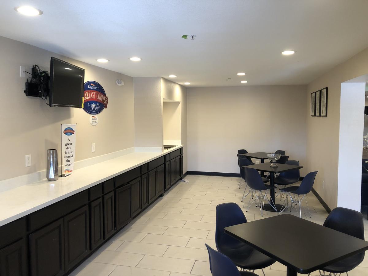 Hotel Baymont By Wyndham I-10 Near 51st Ave Phoenix