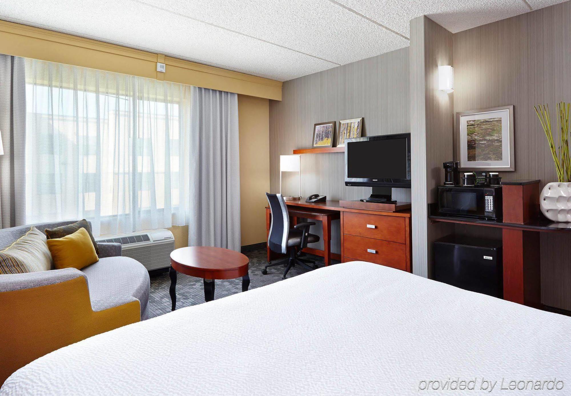 Courtyard North / Happy Valley Hotel 3*