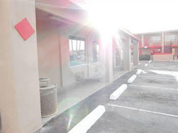 Lodge Econo North I-17