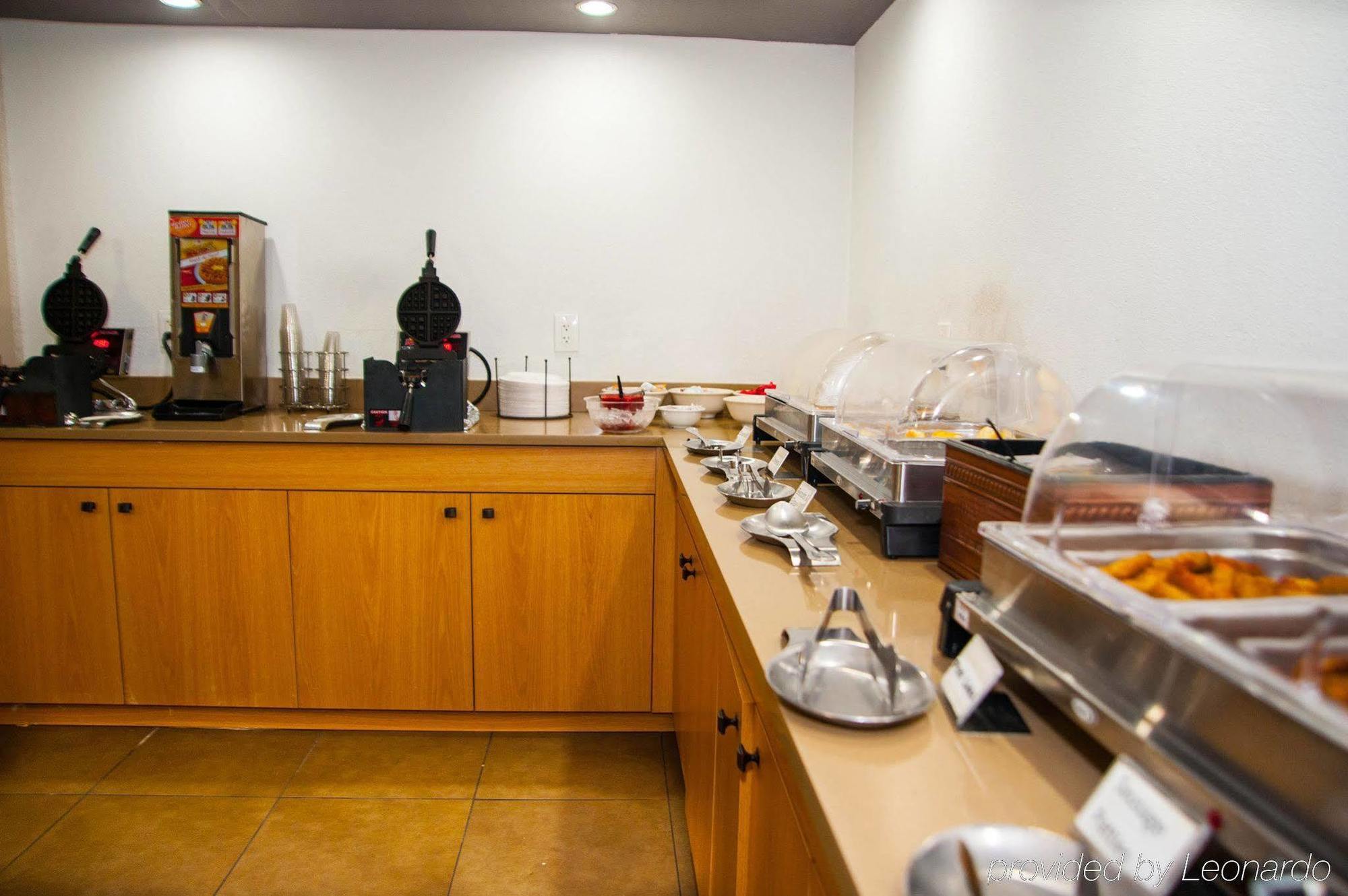 Greentree & Sky Harbor Hotel 3*