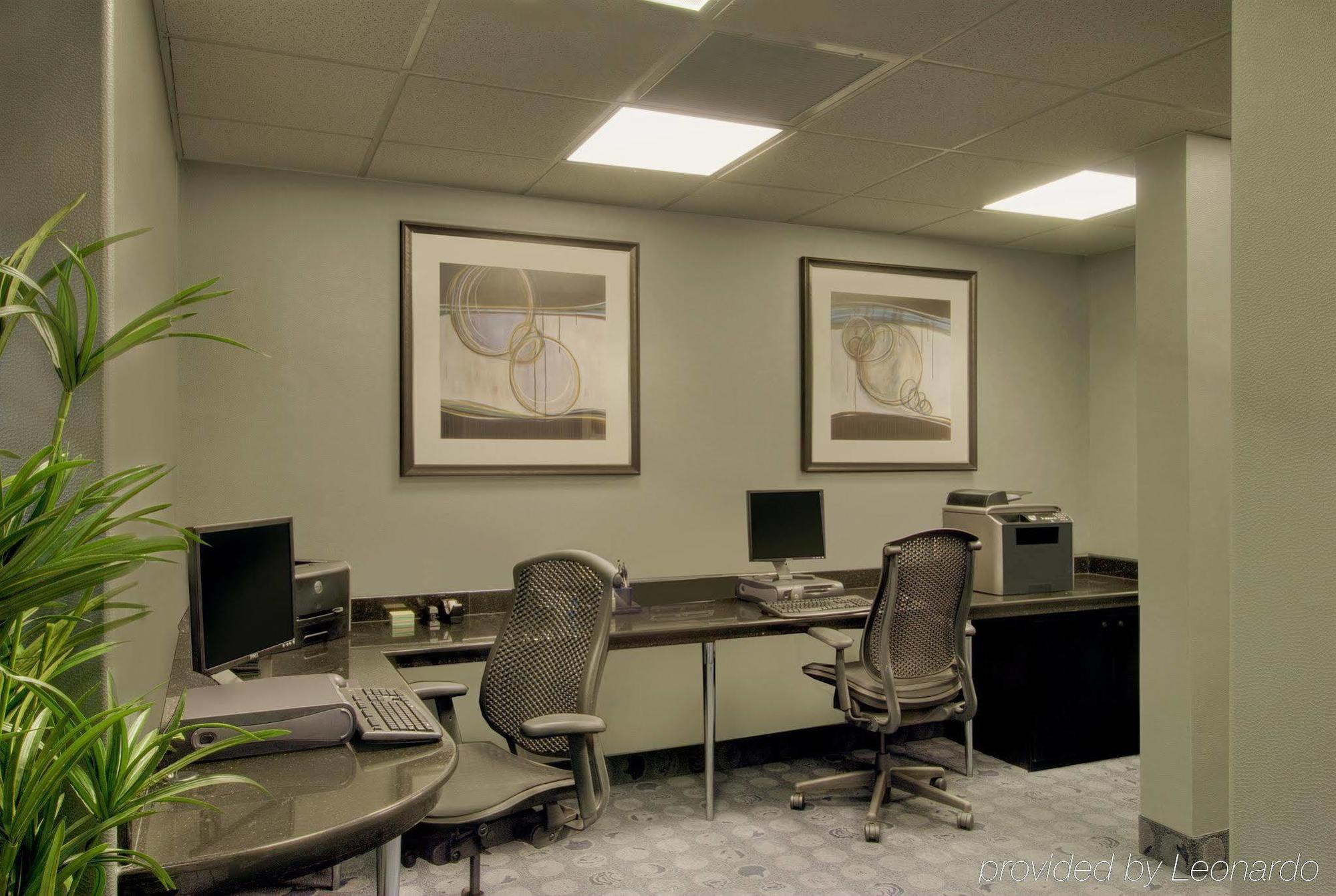 Hotel Embassy By Hilton Biltmore 3*