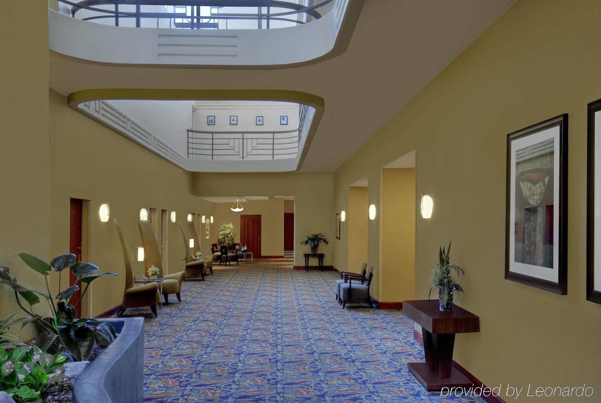 Embassy By Hilton Biltmore Phoenix