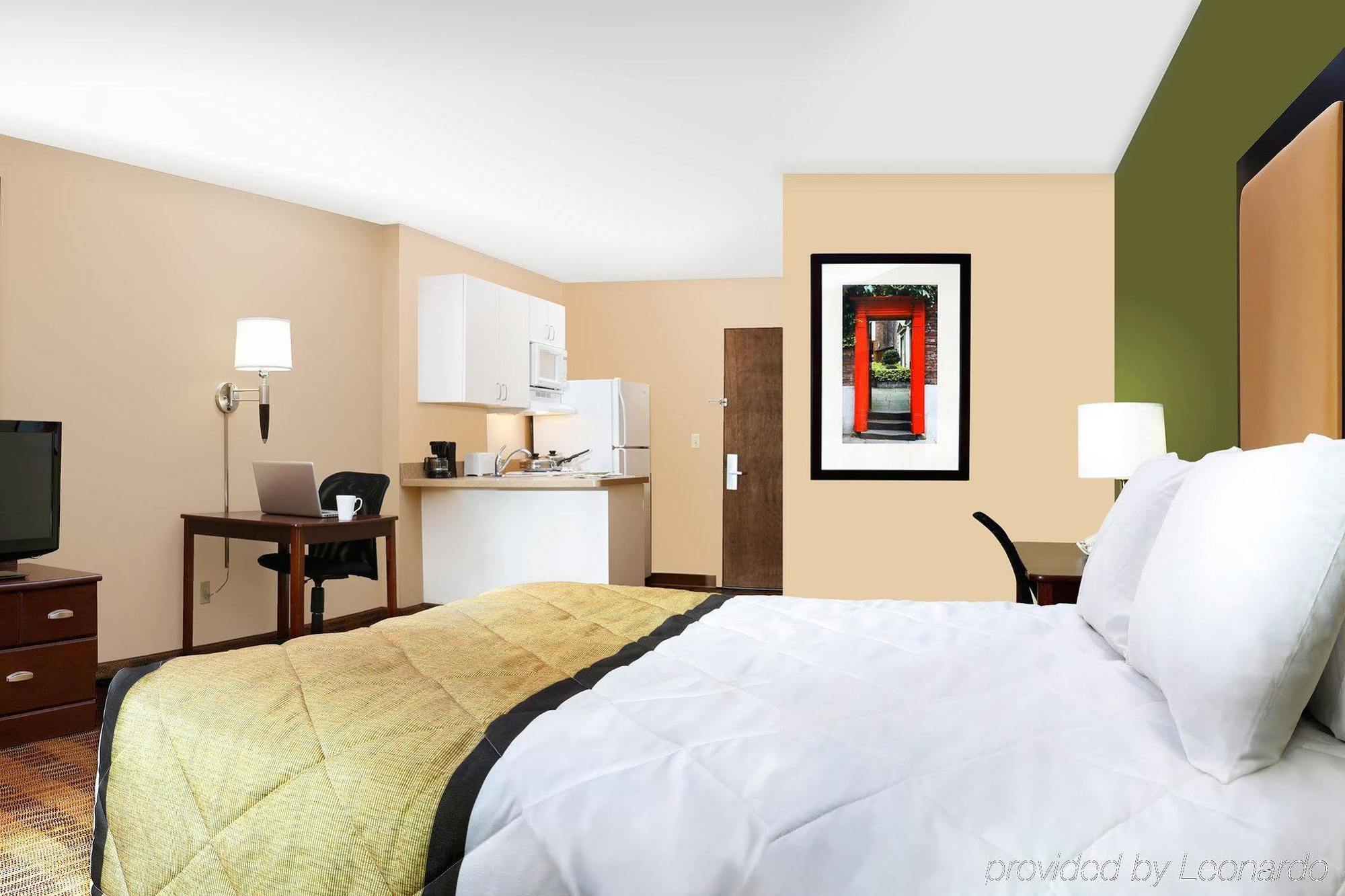 Extended America Select - - Deer Valley Hotel 2*