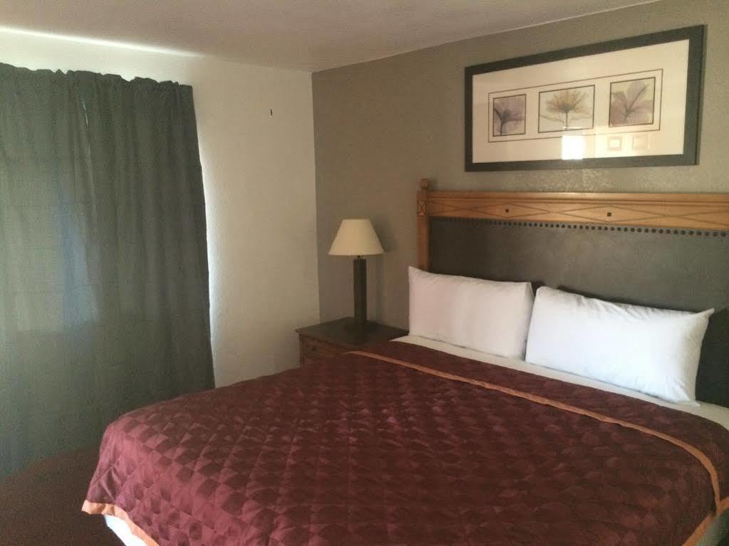 Western Airport/downtown Hotel *