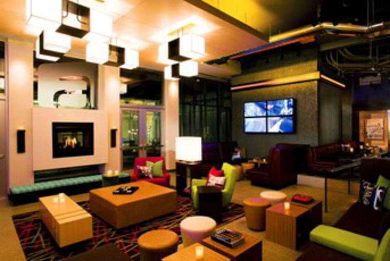 Hotel Aloft Airport 3*