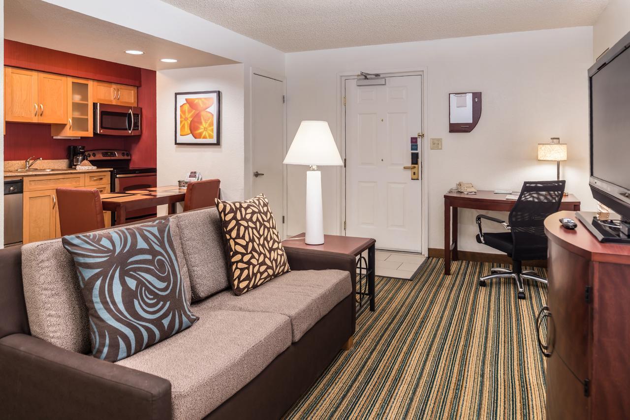 Residence Inn Phoenix Hotel