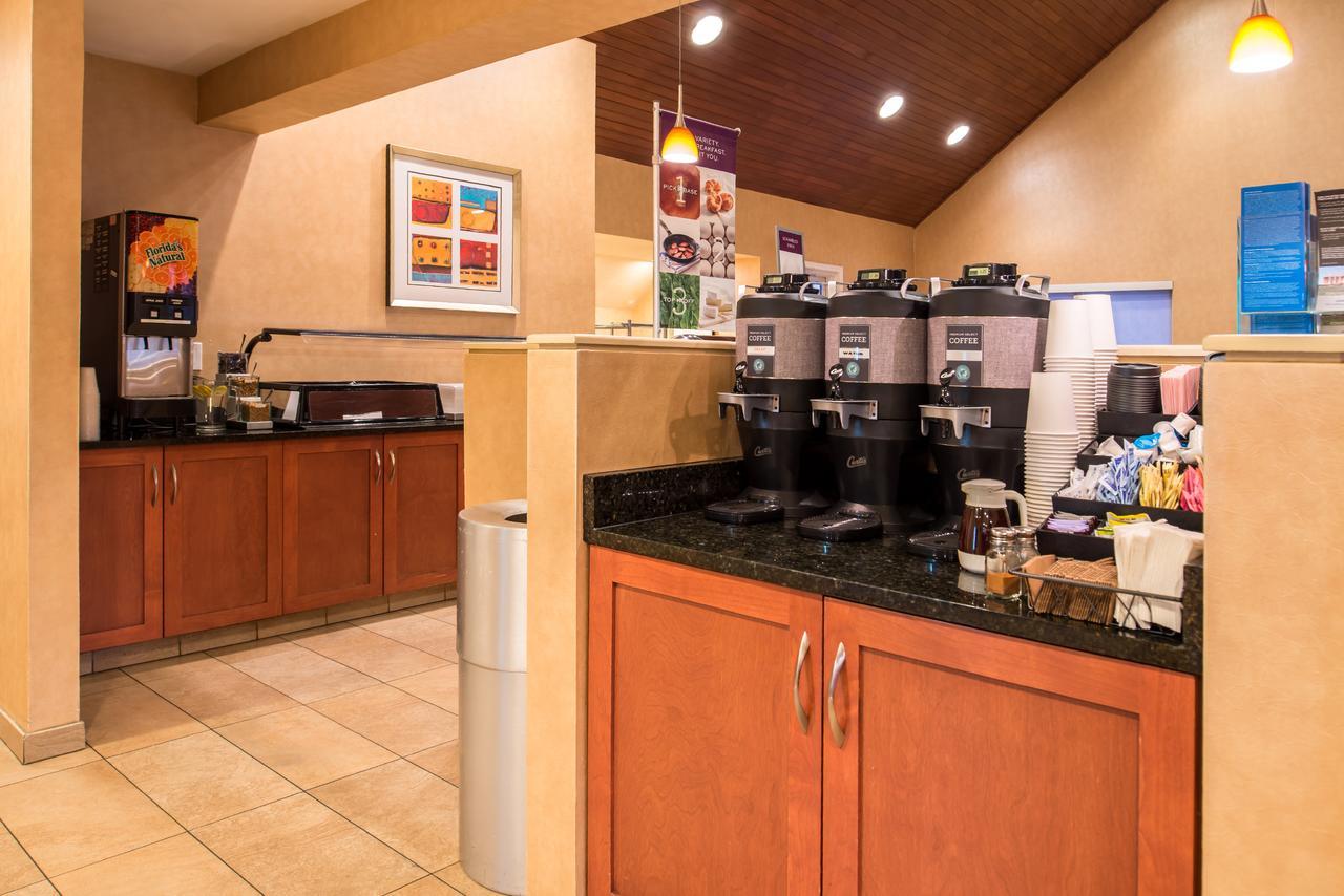 Residence Inn Phoenix 3* Phoenix